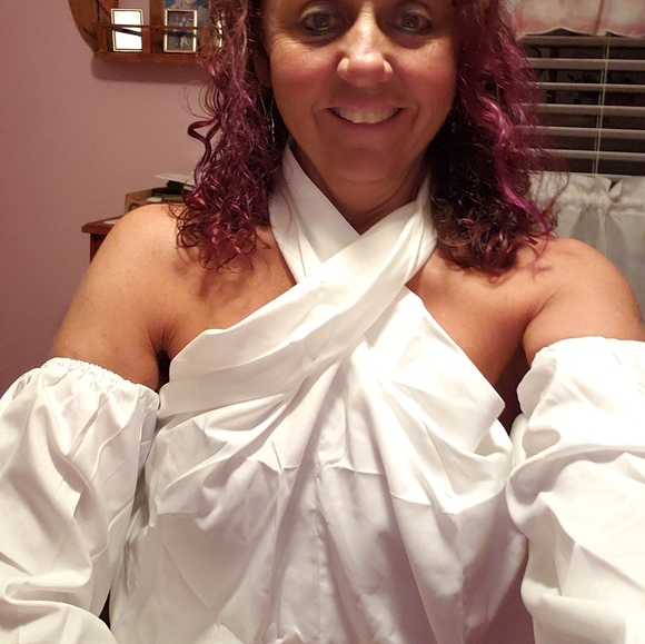 White women's blouse - Picture 1 of 3
